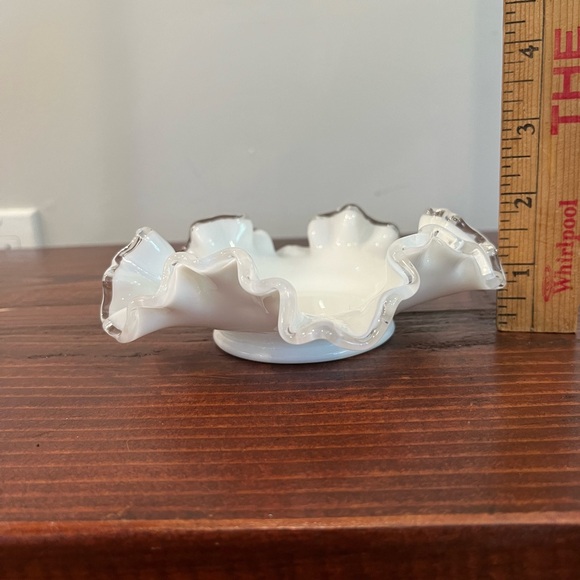 Fenton Style Glass Bowl Dish White Trinket Key Candy Home Knick Knack Vintage - Picture 5 of 5